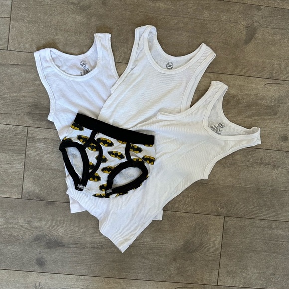2T/3T Toddler Boy White tank Under Shirts & Batman Undies bundle - Picture 4 of 8